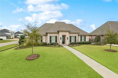 214 Cypress Crossing Dr, Belle Chasse, LA 70037