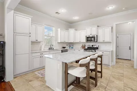 Kitchen - 298 Saw Grass Loop, Covington, LA 70435 photo 4 of 4