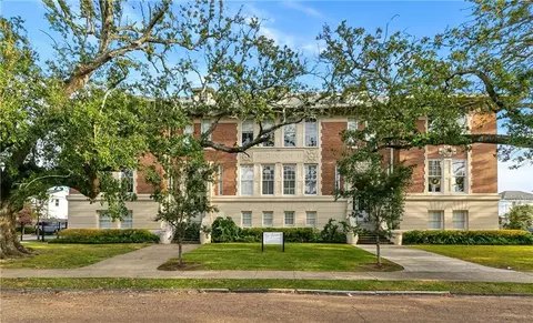 800 N Rendon St #104, New Orleans, LA 70119