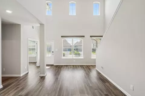 Living - 5737 Laurel Tree Way, Slidell, LA 70461 photo 2 of 6