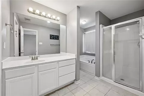 Bath - 305 Stallion Ct, Covington, LA 70435 photo 3 of 4