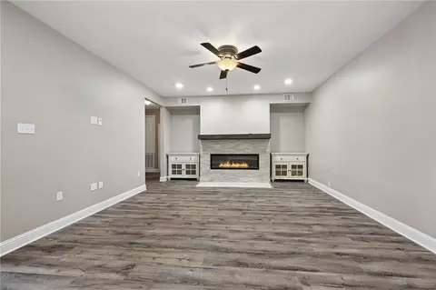 Living - 305 Stallion Ct, Covington, LA 70435 photo 1 of 7
