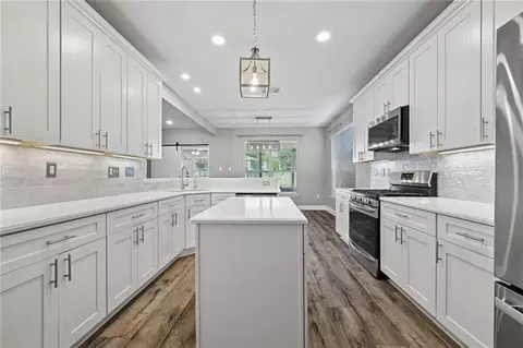 Kitchen - 305 Stallion Ct, Covington, LA 70435 photo 2 of 2