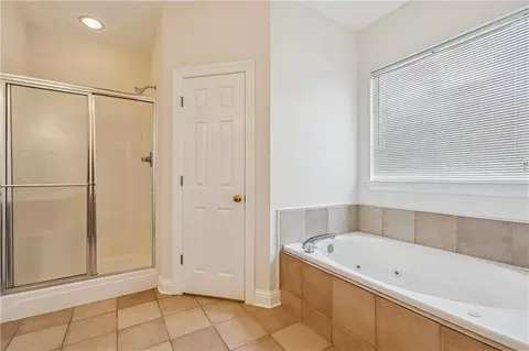 Bath - 69396 6th Ave, Covington, LA 70433 photo 2 of 3
