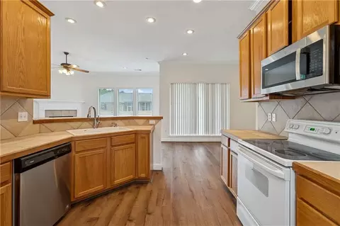 Kitchen - 69396 6th Ave, Covington, LA 70433 photo 1 of 1