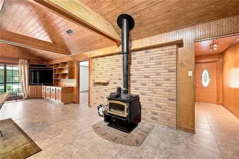Living - 52146 Harmon Trce, Loranger, LA 70446 photo 2 of 5