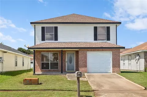 2020 Lac La Belle Dr, Harvey, LA 70058