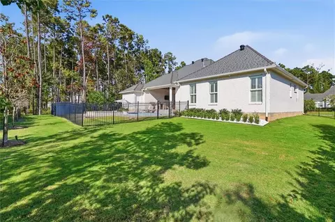 Exterior - 128 Juniper Ct, Mandeville, LA 70471 photo 9 of 10