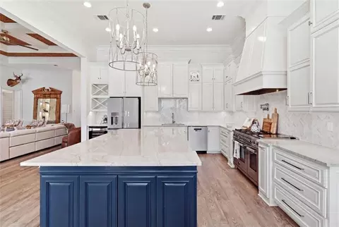 Kitchen - 128 Juniper Ct, Mandeville, LA 70471 photo 5 of 6
