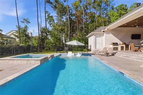 Exterior - 128 Juniper Ct, Mandeville, LA 70471 photo 5 of 10