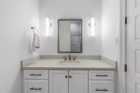 Bath - 128 Juniper Ct, Mandeville, LA 70471 photo 1 of 8