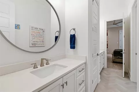 Bath - 128 Juniper Ct, Mandeville, LA 70471 photo 3 of 8