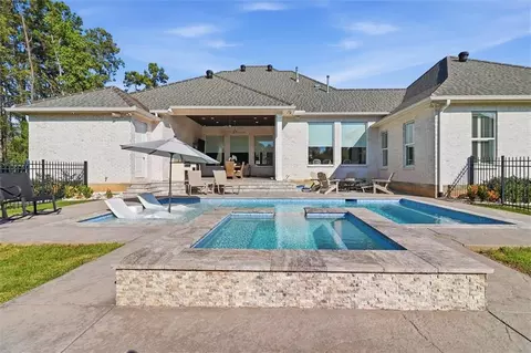 Exterior - 128 Juniper Ct, Mandeville, LA 70471 photo 7 of 10