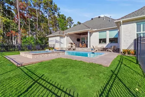 Exterior - 128 Juniper Ct, Mandeville, LA 70471 photo 6 of 10