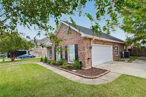 Exterior - 1002 Deborah Dr, Slidell, LA 70461 photo 3 of 6