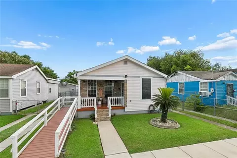 1619 Feliciana St, New Orleans, LA 70117