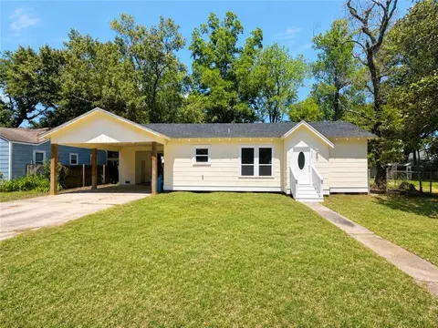 207 Pine St, Denham Springs, LA 70726