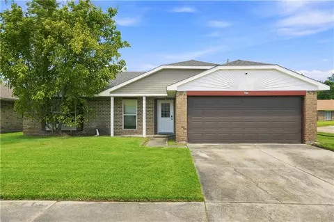500 Plymouth Dr, Laplace, LA 70068