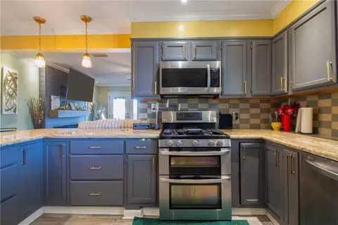 Kitchen - 458 Pine St, Norco, LA 70079 photo 2 of 3