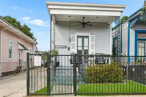 928 Pleasant St, New Orleans, LA 70118