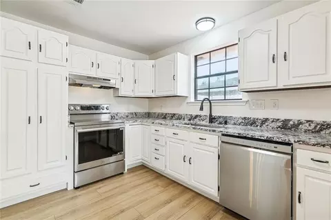 Kitchen - 115 Lafitte Dr, Slidell, LA 70458 photo 2 of 3