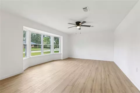 Living - 115 Lafitte Dr, Slidell, LA 70458 photo 4 of 4