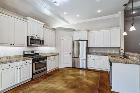 Kitchen - 628 Bateleur Way, Covington, LA 70435 photo 2 of 2