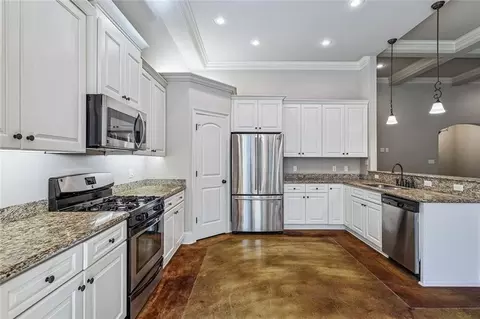 Kitchen - 628 Bateleur Way, Covington, LA 70435 photo 1 of 2