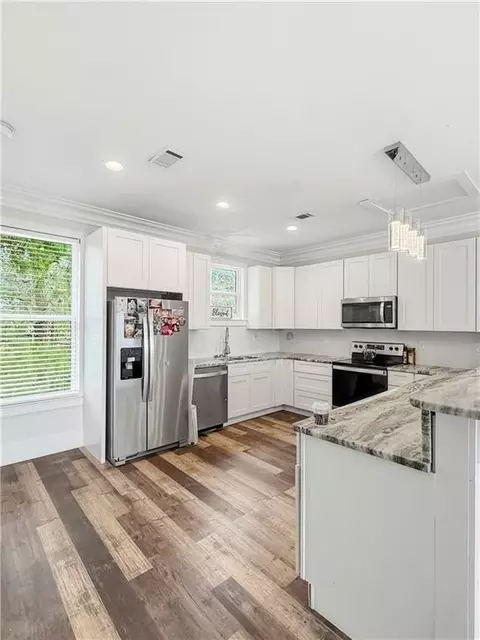 Kitchen - 10501 Pin Oak Dr, Biloxi, MS 39532 photo 2 of 2
