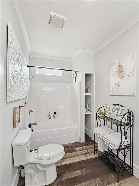 Bath - 10501 Pin Oak Dr, Biloxi, MS 39532 photo 2 of 5