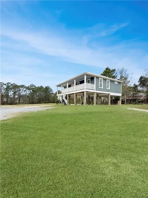 Exterior - 10501 Pin Oak Dr, Biloxi, MS 39532 photo 2 of 9