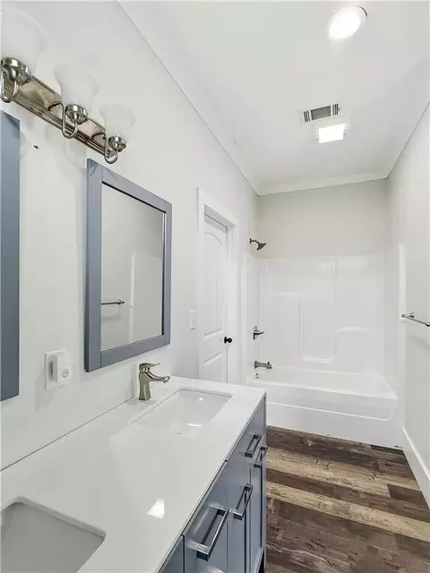 Bath - 10501 Pin Oak Dr, Biloxi, MS 39532 photo 4 of 5
