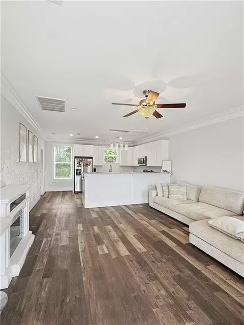 Living - 10501 Pin Oak Dr, Biloxi, MS 39532 photo 1 of 1