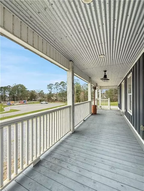 Exterior - 10501 Pin Oak Dr, Biloxi, MS 39532 photo 5 of 9