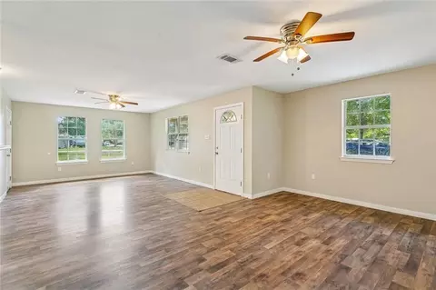 Living - 2204 Robin St, Slidell, LA 70460 photo 1 of 3