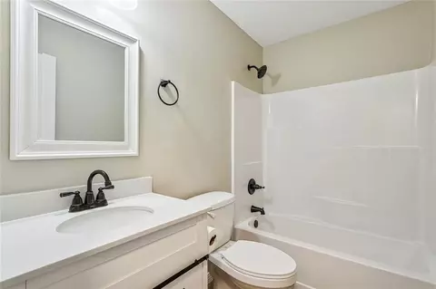 Bath - 2204 Robin St, Slidell, LA 70460 photo 1 of 2