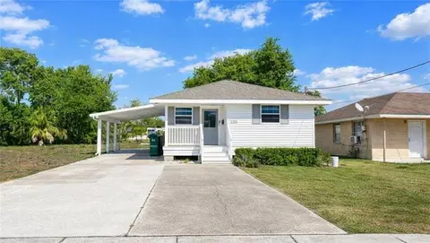 2215 Newton St, Gretna, LA 70053