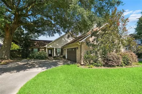 1842 W Carriage House Dr, Baton Rouge, LA 70815