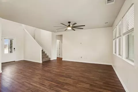 Living - 75553 Joyce Dr, Covington, LA 70435 photo 1 of 4