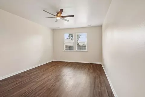 Living - 75553 Joyce Dr, Covington, LA 70435 photo 3 of 4