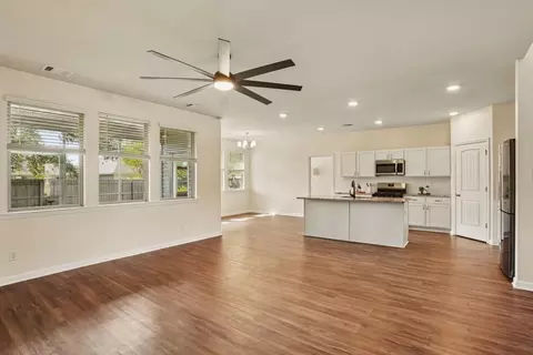Living - 75553 Joyce Dr, Covington, LA 70435 photo 2 of 4