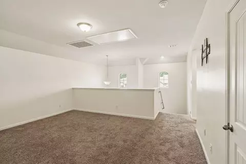 Living - 75553 Joyce Dr, Covington, LA 70435 photo 4 of 4