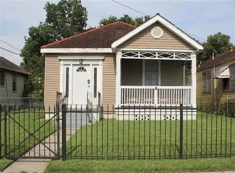 2713 A P Tureaud Ave, New Orleans, LA 70119