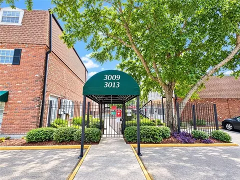 3013 Ridgelake Dr #201, Metairie, LA 70002