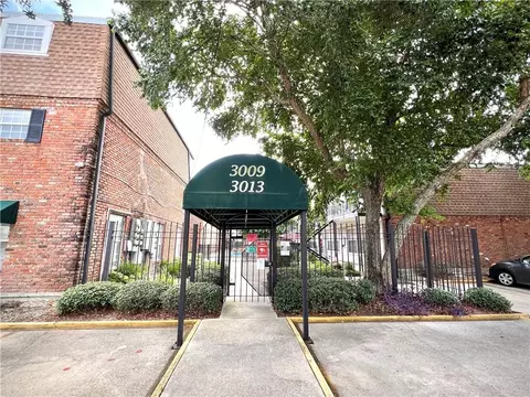3013 Ridgelake Dr #201, Metairie, LA 70002
