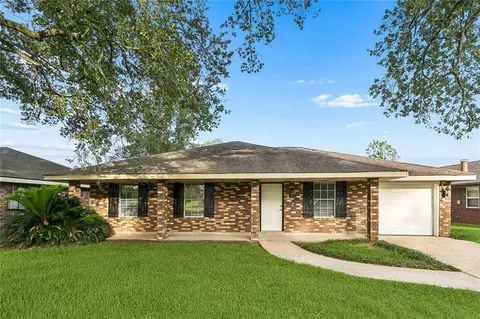 Exterior - 402 Barton Ave, Luling, LA 70070 photo 3 of 5