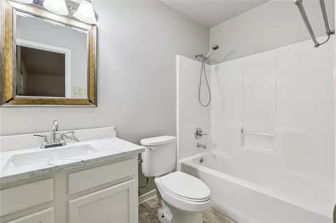 Bath - 402 Barton Ave, Luling, LA 70070 photo 2 of 2