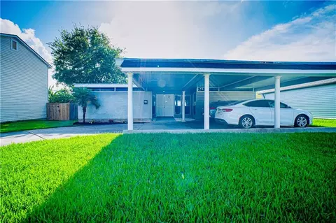 657 E Marlin Ct, Terrytown, LA 70056