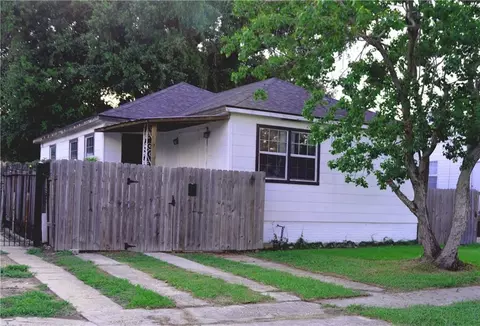 5548 Cameron Blvd, New Orleans, LA 70122