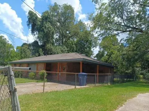 342 E 3rd St, Deridder, LA 70634 photo 2
